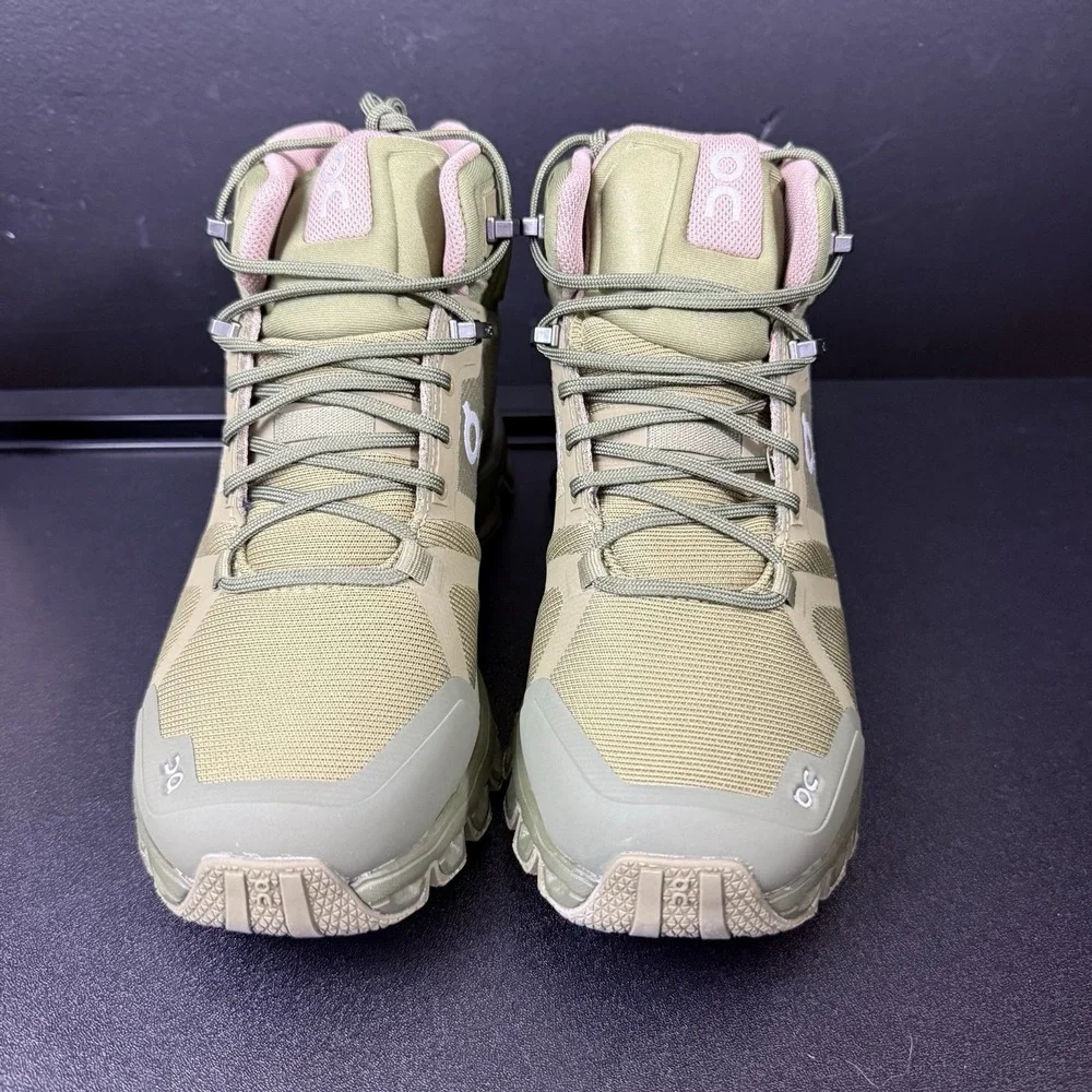Size 7.5 On Cloud CloudRock Waterproof Hiking Boot Sneaker Women's Olive Green
